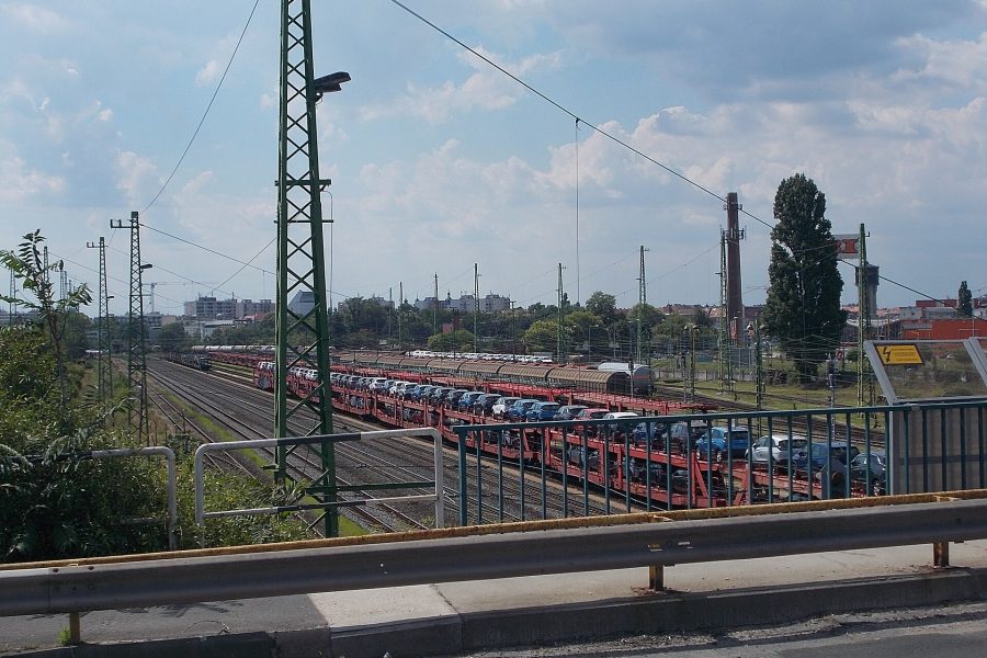 Car-transporter wagons loaded with finished vehicles